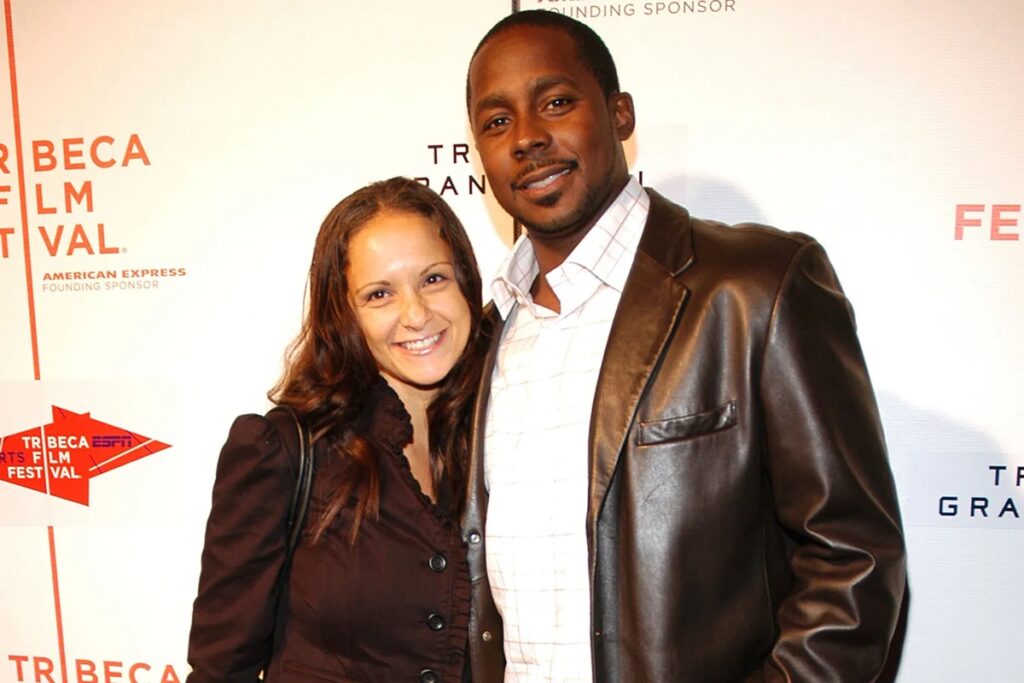 desmond howard wife