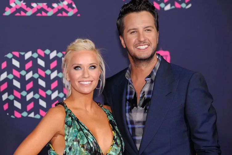 luke bryan wife
